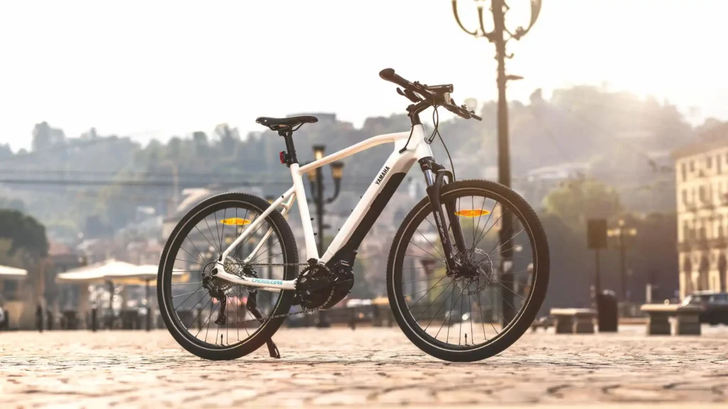 Alquilar bicicleta eléctrica ebike Yamaha CROSSCORE | Trujbike