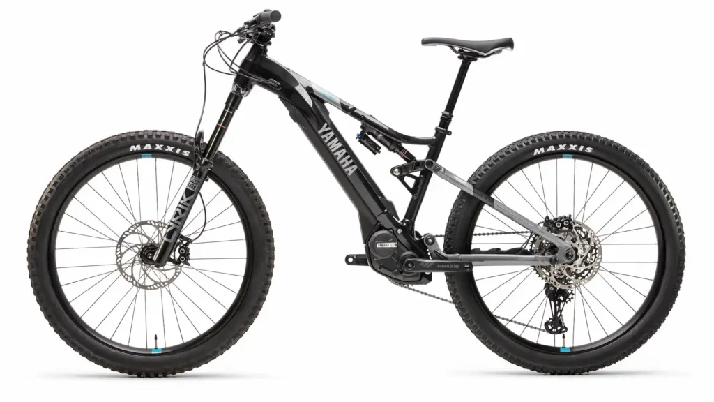 Alquiler de bicicleta eléctrica ebike Yamaha YDX MORO negra Trujbike